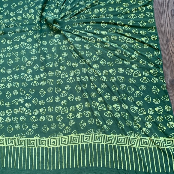 Sarong - Picture 1 of 5